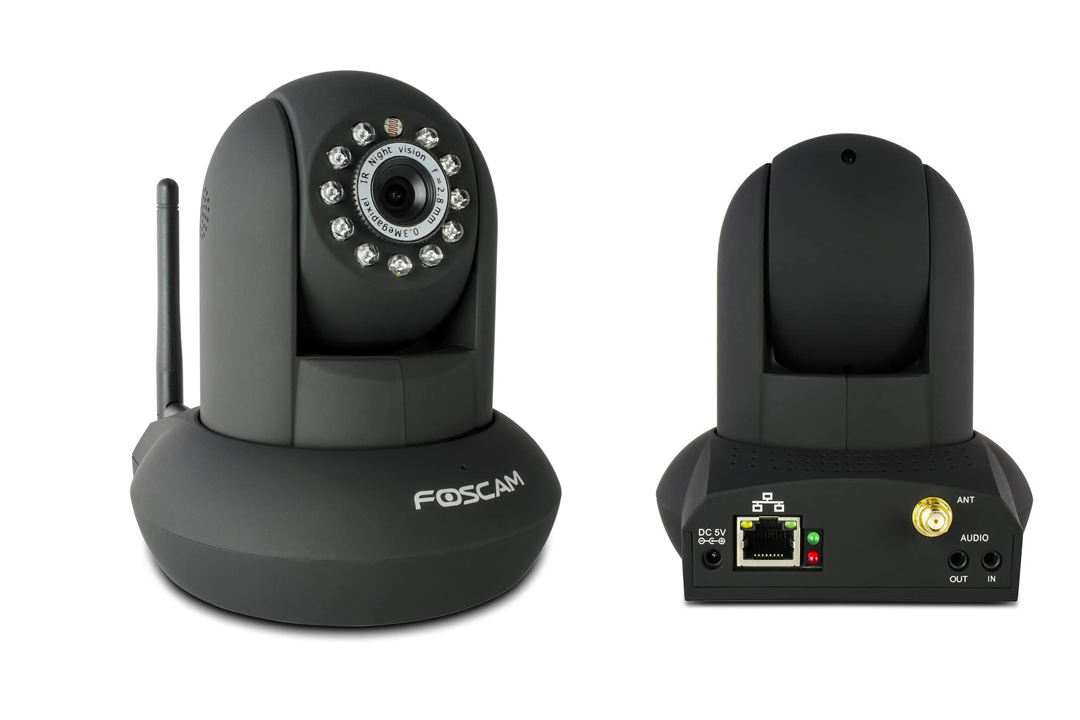 Foscam FI8910W Pan & Tilt IP/Network Camera